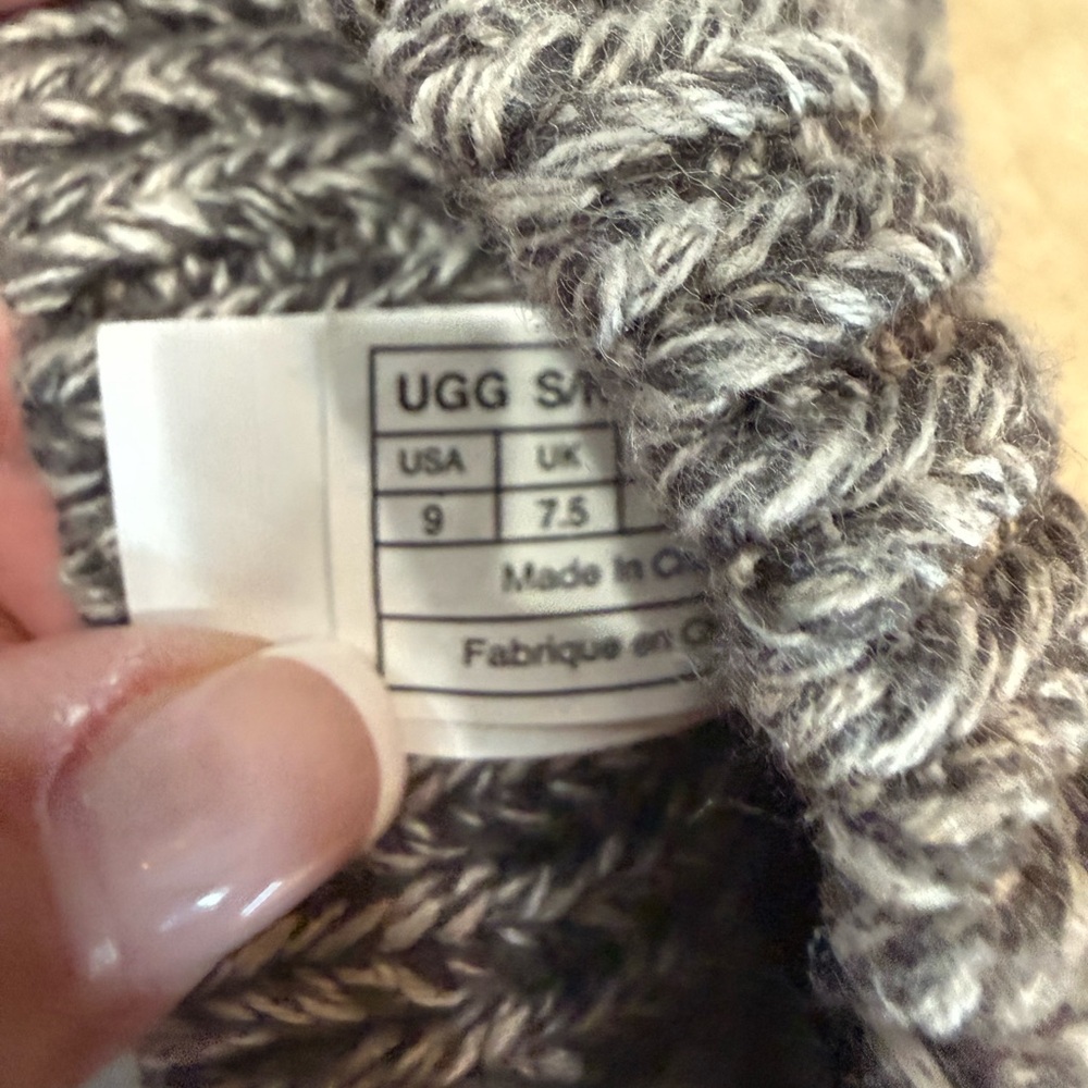 Knitted Uggs - Picture 6 of 6
